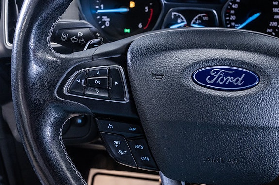 Ford Kuga 18 of 22