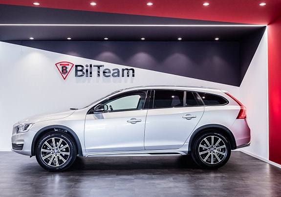 Volvo V60 Cross Country 5 of 5
