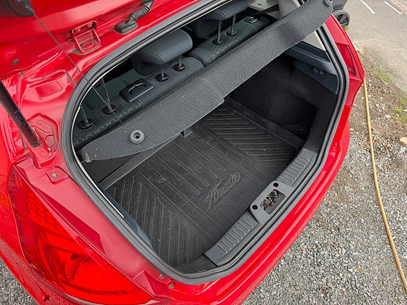 Ford Fiesta 10 of 14