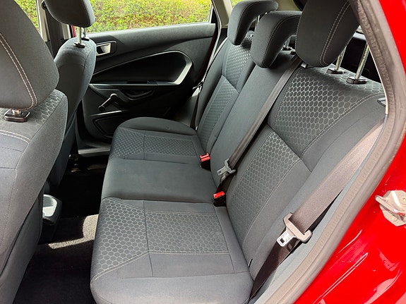 Ford Fiesta 9 of 14
