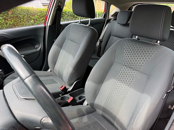 Ford Fiesta 7 of 14