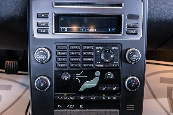 Volvo XC70 21 of 22