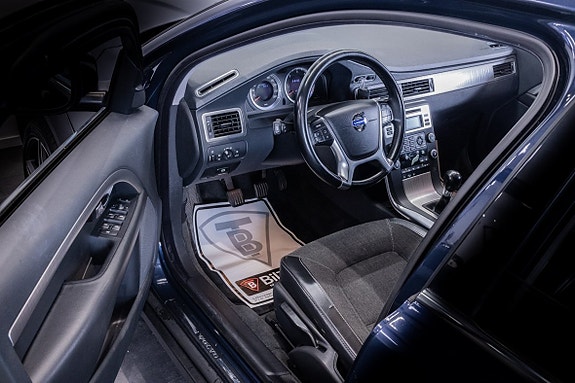 Volvo XC70 12 of 22