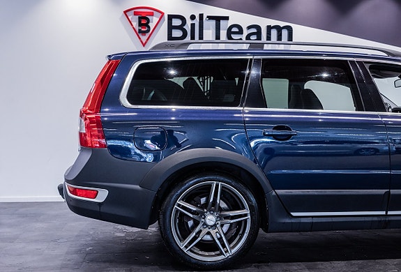 Volvo XC70 10 of 22