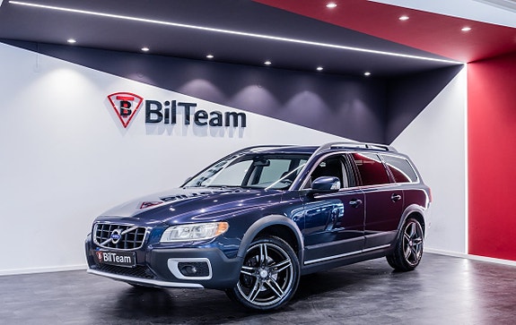 Volvo XC70 2 of 5