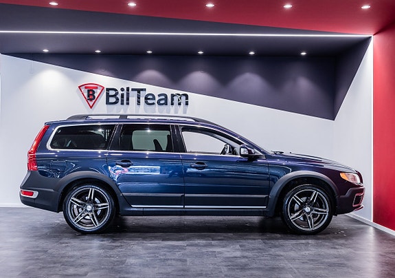 Volvo XC70 11 of 22