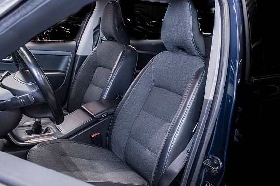 Volvo XC70 14 of 22