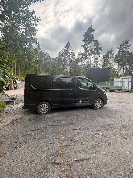 Opel Vivaro 2 of 5