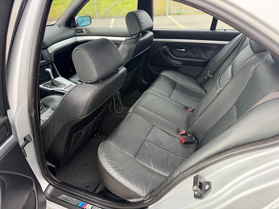 BMW 540i 7 of 16