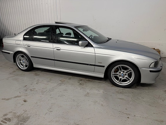 BMW 540i 2 of 5