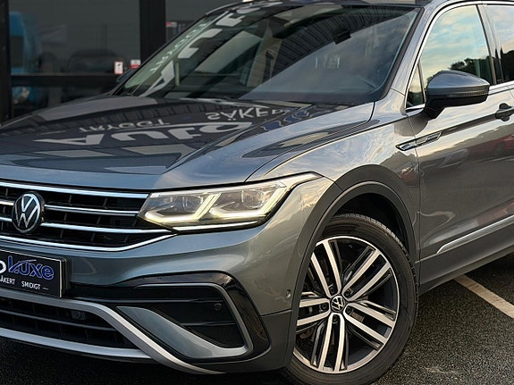 Volkswagen Tiguan Allspace 2 of 5