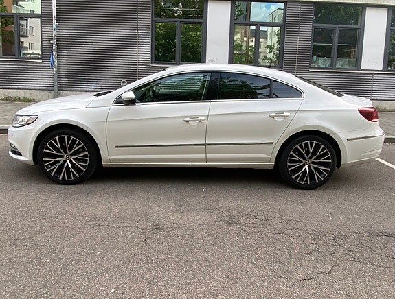 Volkswagen CC 3 of 5