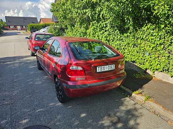 Renault Megane I 2 of 5