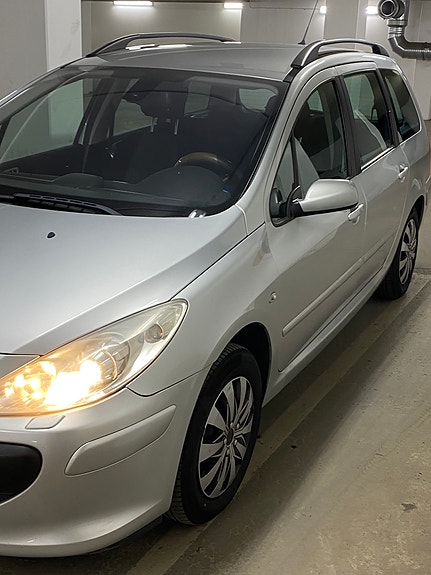 Peugeot 307 2 of 6