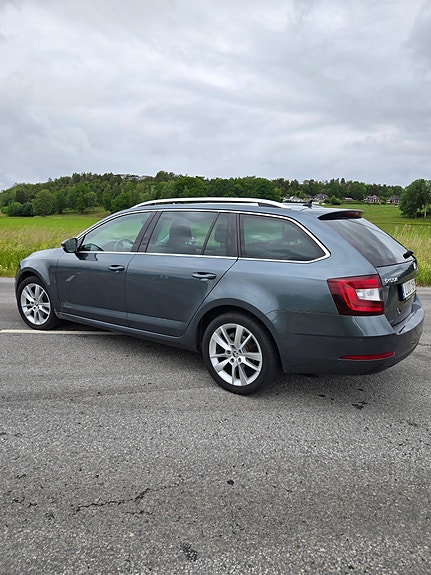 Skoda Octavia 3 of 5