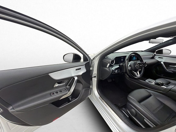 Mercedes-Benz A180 10 of 27