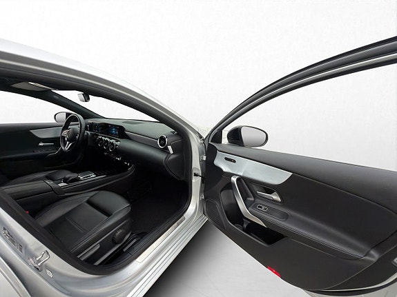 Mercedes-Benz A180 14 of 27