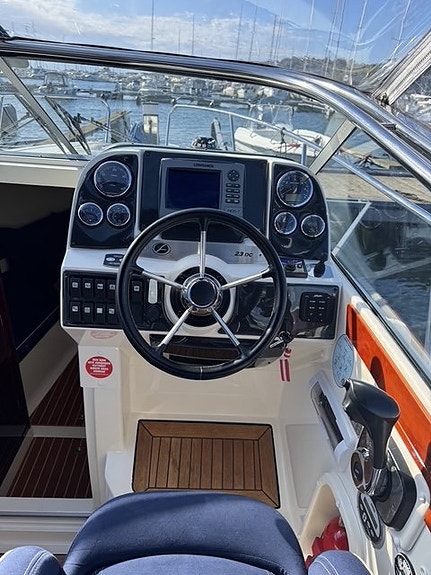 Aquador 23 DC / Volvo Penta D3 200 - 2011 5 of 19