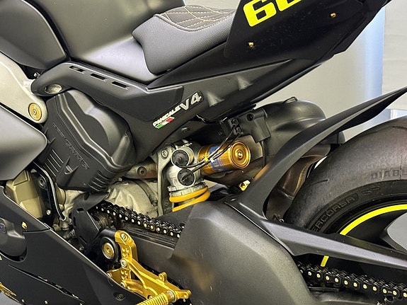 Ducati Panigale V4S DQS | Ventiljusterad | Kamera | Öhlins | Nytt däck 16 of 28