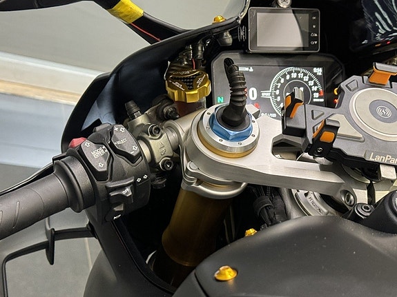 Ducati Panigale V4S DQS | Ventiljusterad | Kamera | Öhlins | Nytt däck 25 of 28
