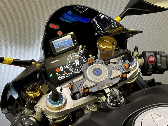 Ducati Panigale V4S DQS | Ventiljusterad | Kamera | Öhlins | Nytt däck 22 of 28