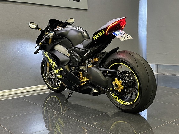 Ducati Panigale V4S DQS | Ventiljusterad | Kamera | Öhlins | Nytt däck 17 of 28