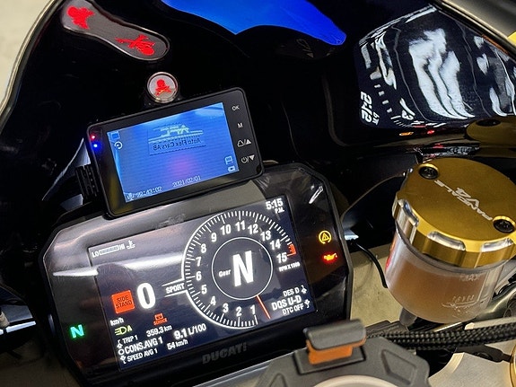 Ducati Panigale V4S DQS | Ventiljusterad | Kamera | Öhlins | Nytt däck 23 of 28