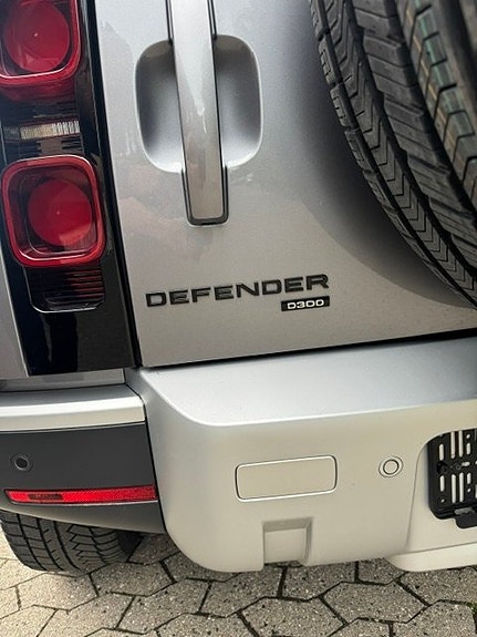 Land Rover Defender 90 5 of 10