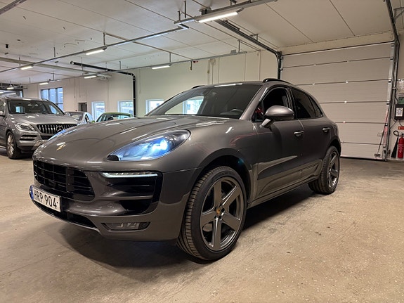 Porsche Macan S 6 of 23