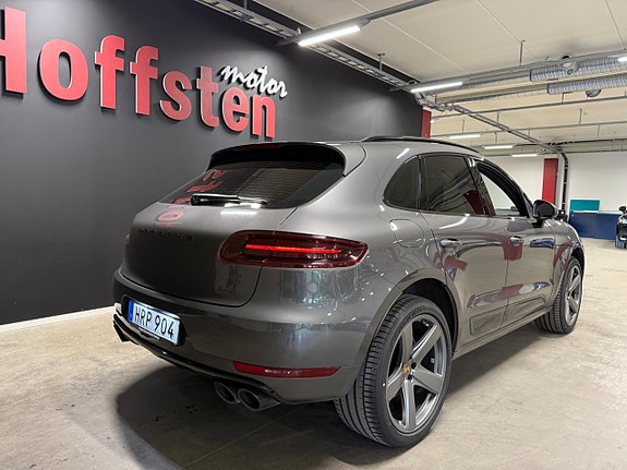 Porsche Macan S 3 of 23