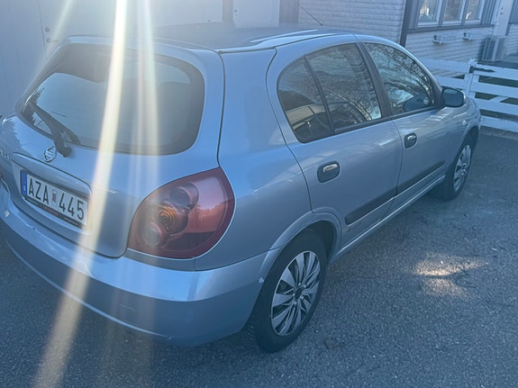 Nissan Almera 3 of 5