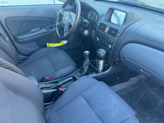 Nissan Almera 4 of 5