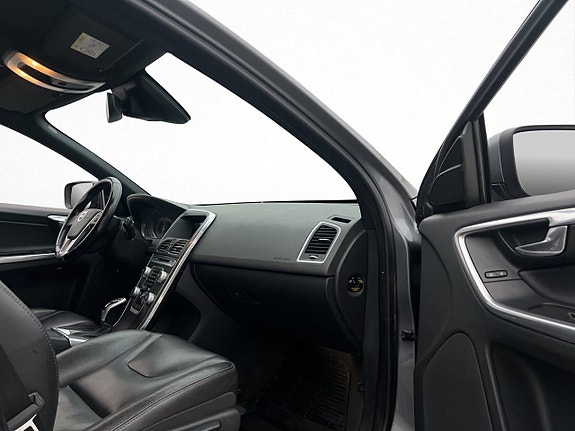 Volvo XC60 15 of 30