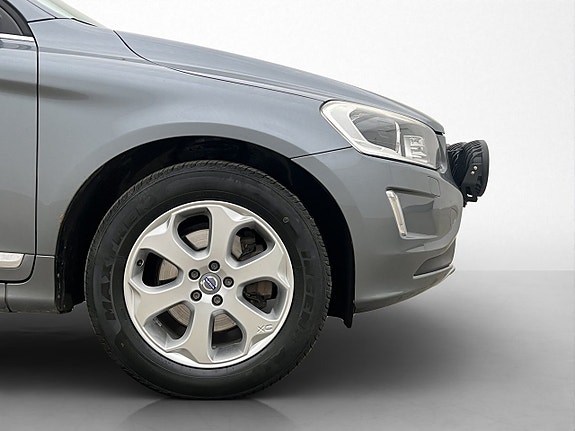 Volvo XC60 13 of 30