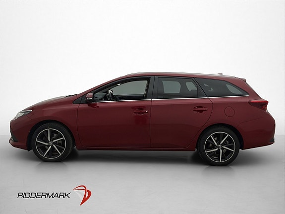 Toyota Auris 4 of 5
