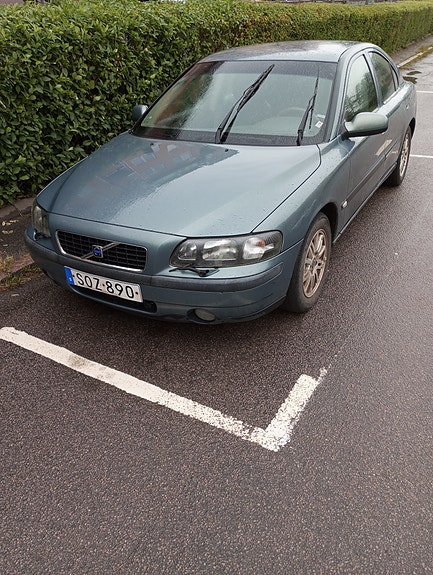 Volvo S60 2 of 3