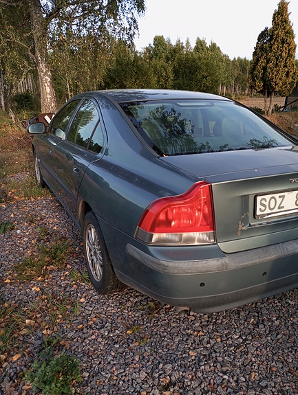 Volvo S60 3 of 5