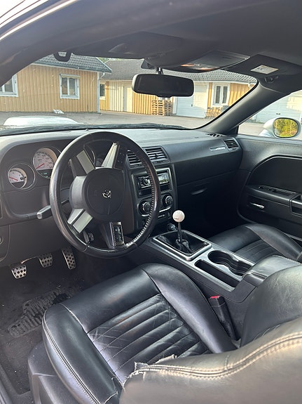 Dodge Challenger 4 of 4