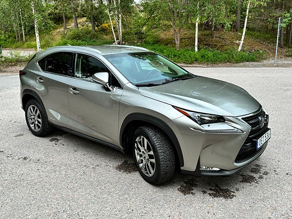 Lexus NX 165 000 2016
