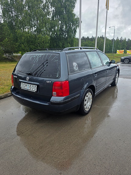 Volkswagen Passat 4 of 5