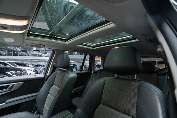 Mercedes-Benz GLK220 11 of 18