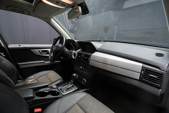 Mercedes-Benz GLK220 13 of 18