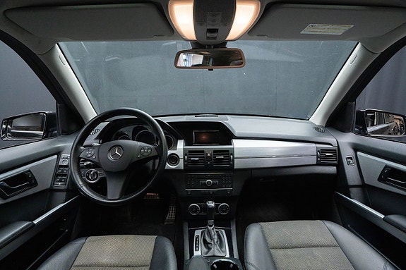 Mercedes-Benz GLK220 12 of 18