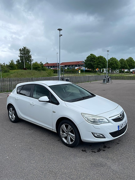 Opel Astra 4 of 5
