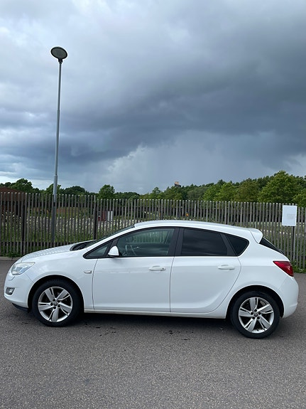 Opel Astra 2 of 5