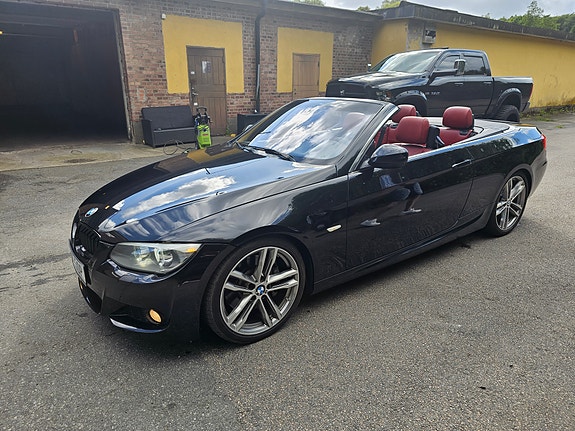BMW 335i 4 of 5