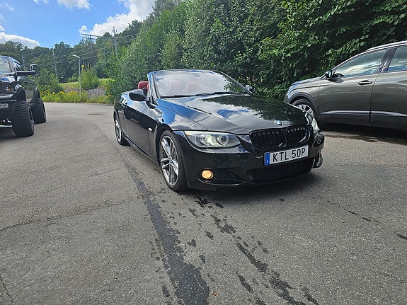 BMW 335i 2 of 5