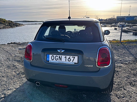 MINI Cooper 4 of 5