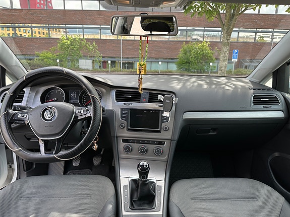 Volkswagen Golf VII 4 of 5