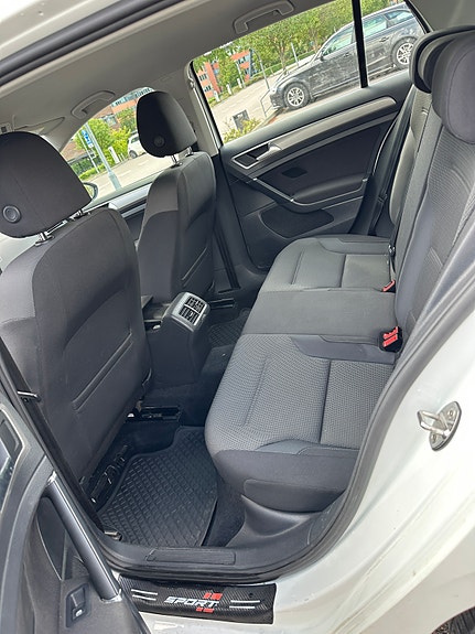 Volkswagen Golf VII 5 of 5
